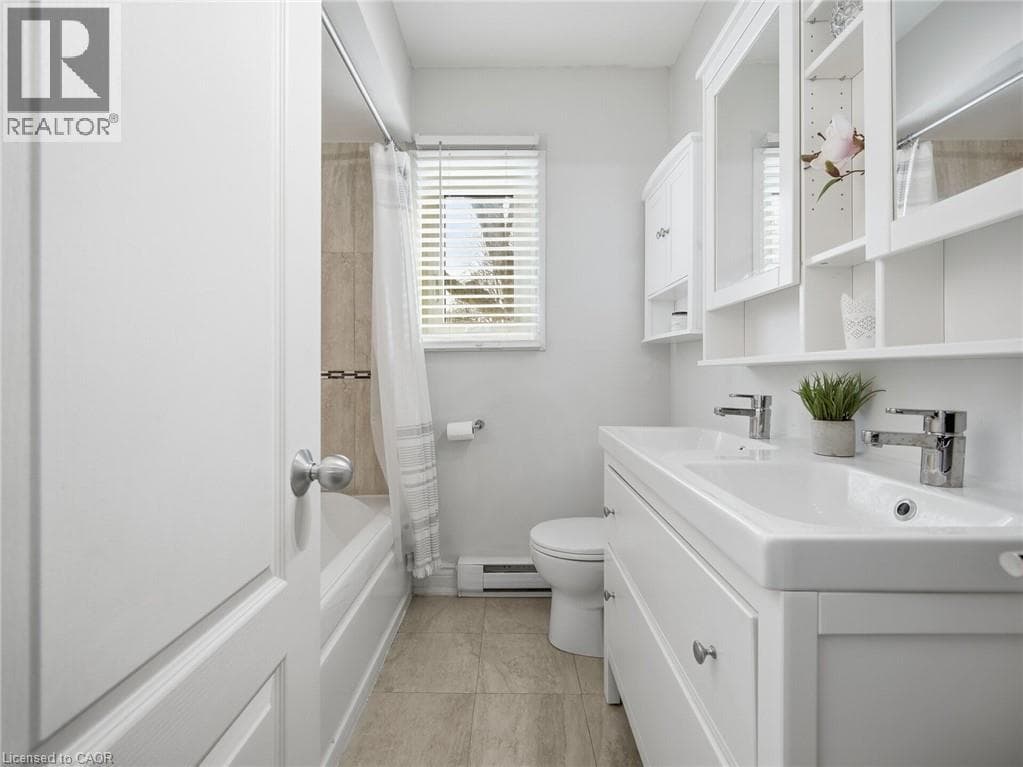 Single Family at 205 PRINCE EDWARD Drive, Toronto, Ontario - Photo 10 - RE/MAX Garden City Realty