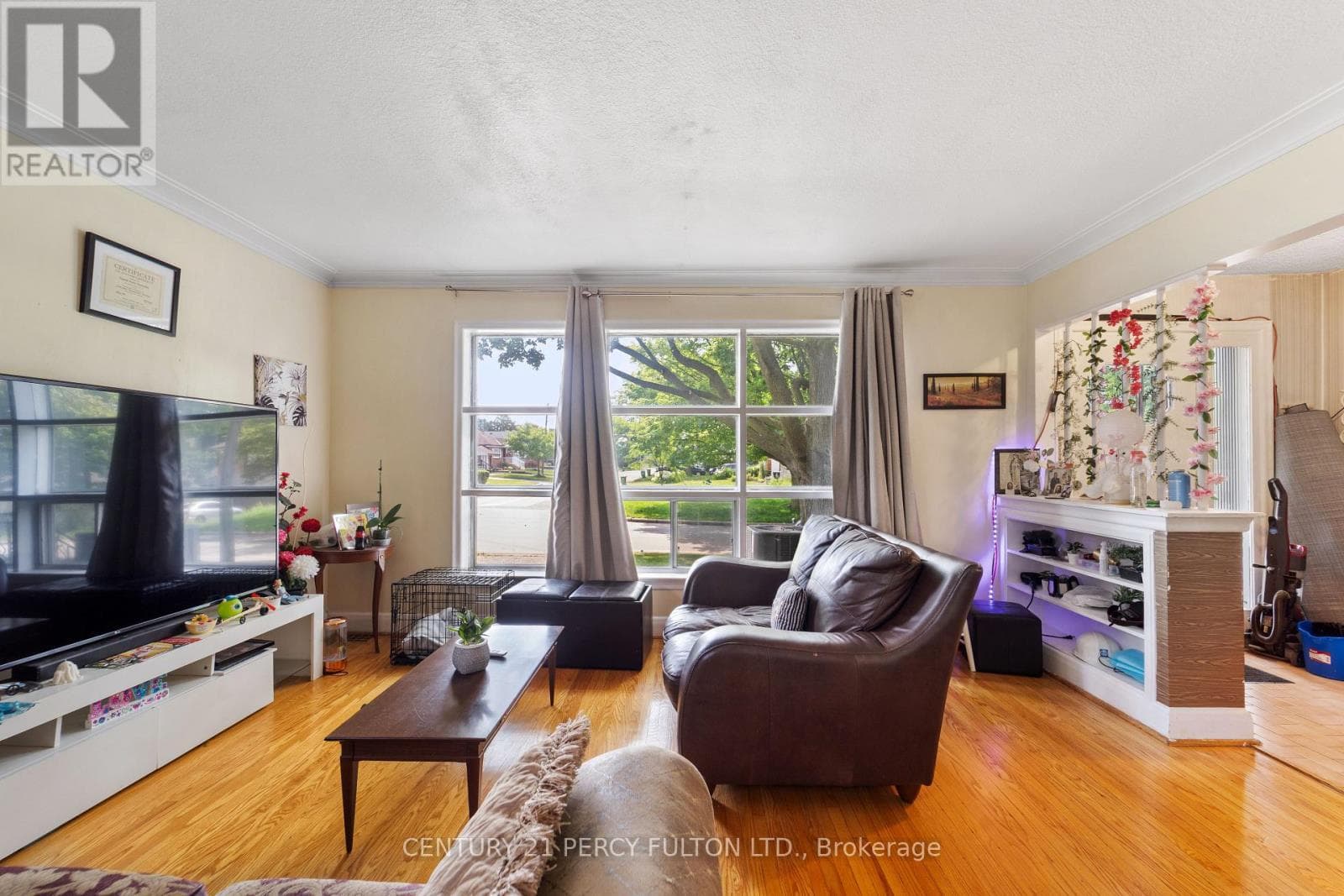 Single Family at 10 Belmore Avenue, Toronto (Wexford-Maryvale), Ontario - Photo 5 - RE/MAX Garden City Realty