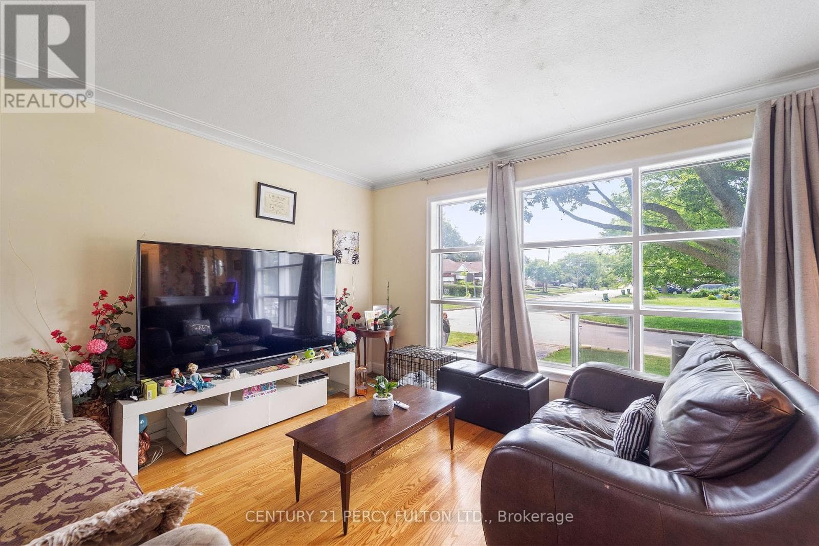 Single Family at 10 Belmore Avenue, Toronto (Wexford-Maryvale), Ontario - Photo 7 - RE/MAX Garden City Realty