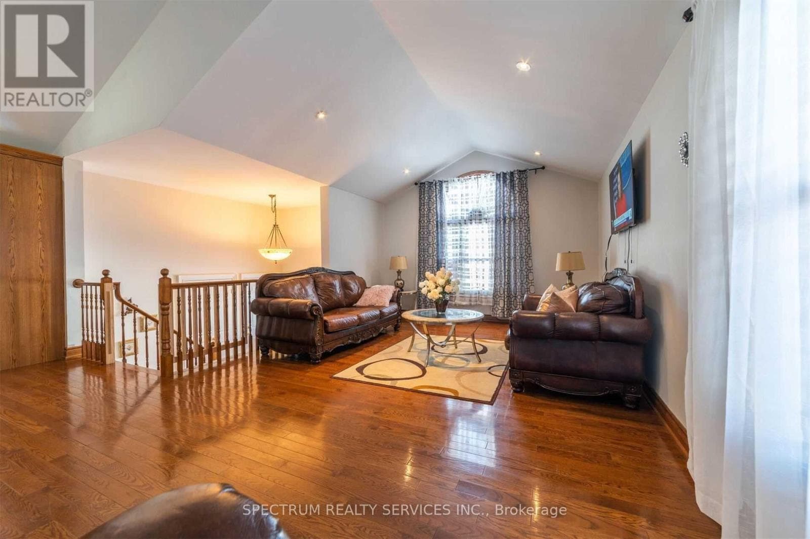 Single Family at 8112 Beaver Glen Drive, Niagara Falls (Ascot), Ontario - Photo 6 - RE/MAX Garden City Realty