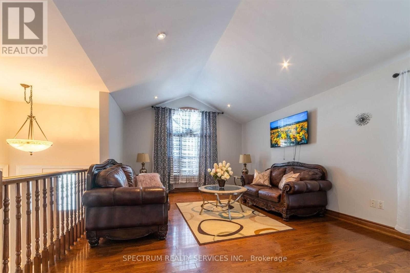 Single Family at 8112 Beaver Glen Drive, Niagara Falls (Ascot), Ontario - Photo 8 - RE/MAX Garden City Realty