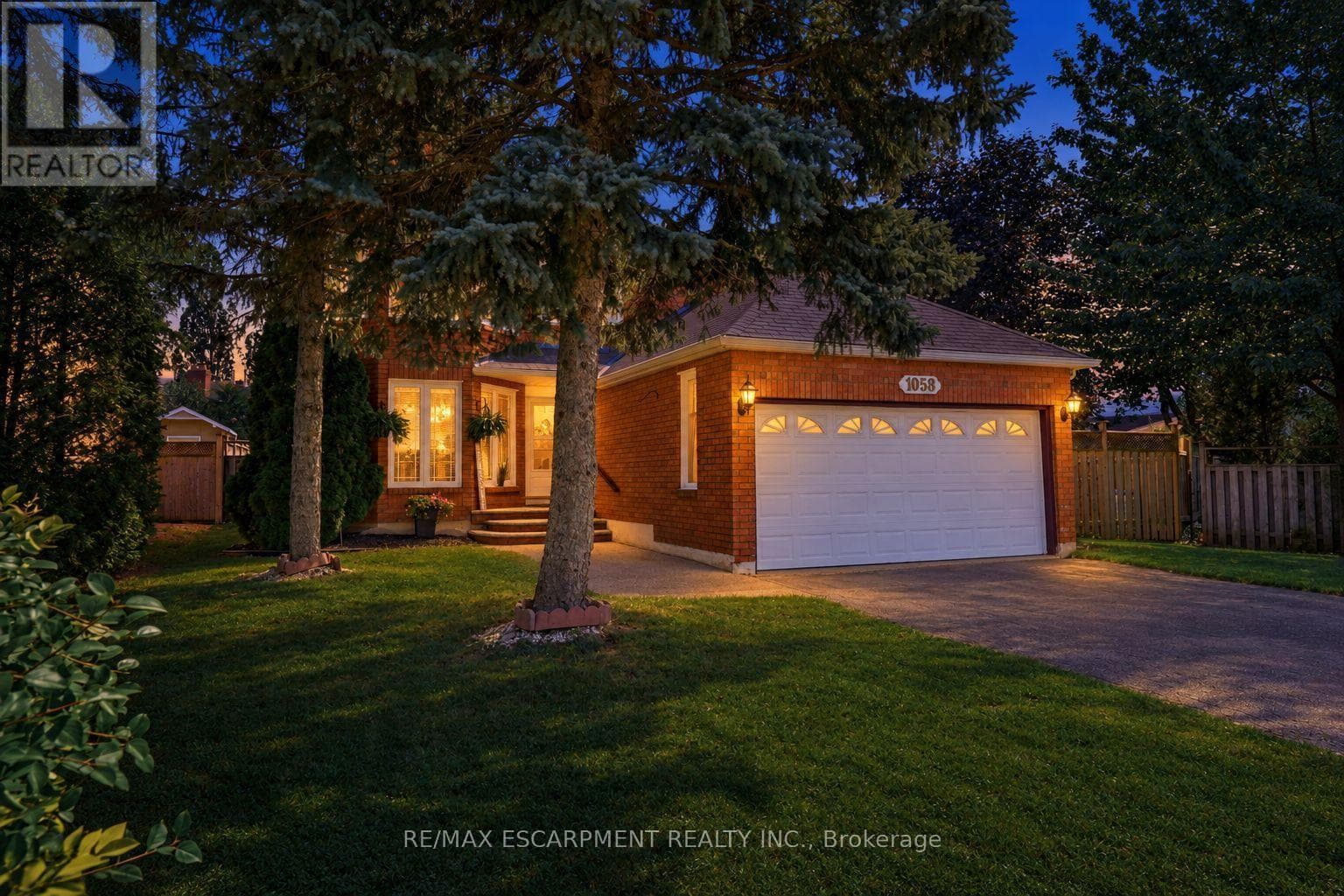 Single Family at 1058 Glenbrook Avenue, Oakville (WC Wedgewood Creek), Ontario - Photo 2 - RE/MAX Garden City Realty