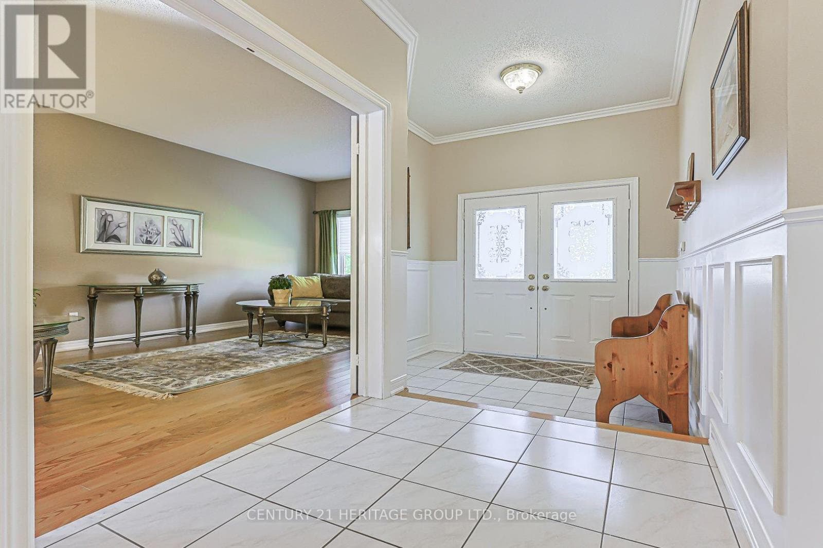 Single Family at 397 Renzius Court, Newmarket (Gorham-College Manor), Ontario - Photo 2 - RE/MAX Garden City Realty