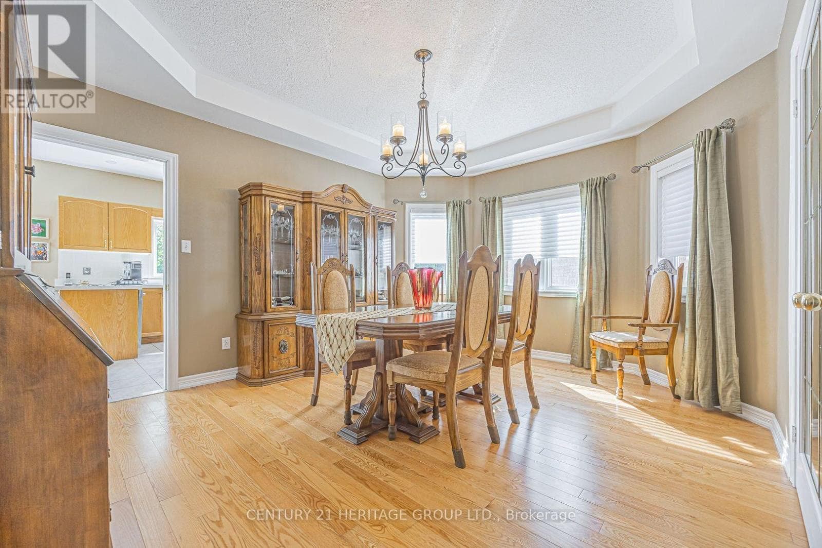 Single Family at 397 Renzius Court, Newmarket (Gorham-College Manor), Ontario - Photo 5 - RE/MAX Garden City Realty