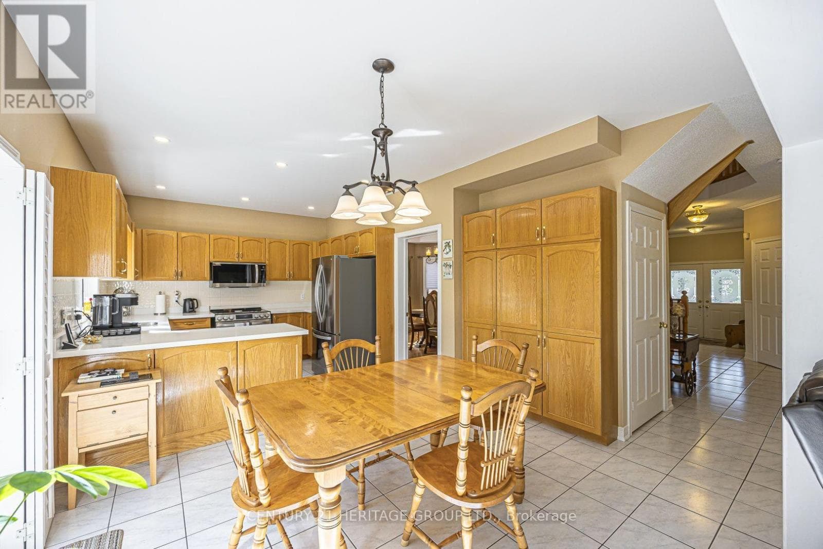 Single Family at 397 Renzius Court, Newmarket (Gorham-College Manor), Ontario - Photo 8 - RE/MAX Garden City Realty