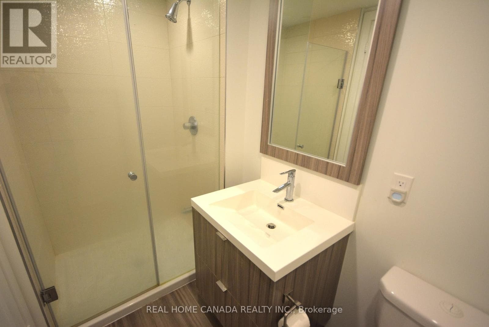 Single Family at 324- 38 Cameron Street, Toronto (Kensington-Chinatown), Ontario - Photo 7 - RE/MAX Garden City Realty