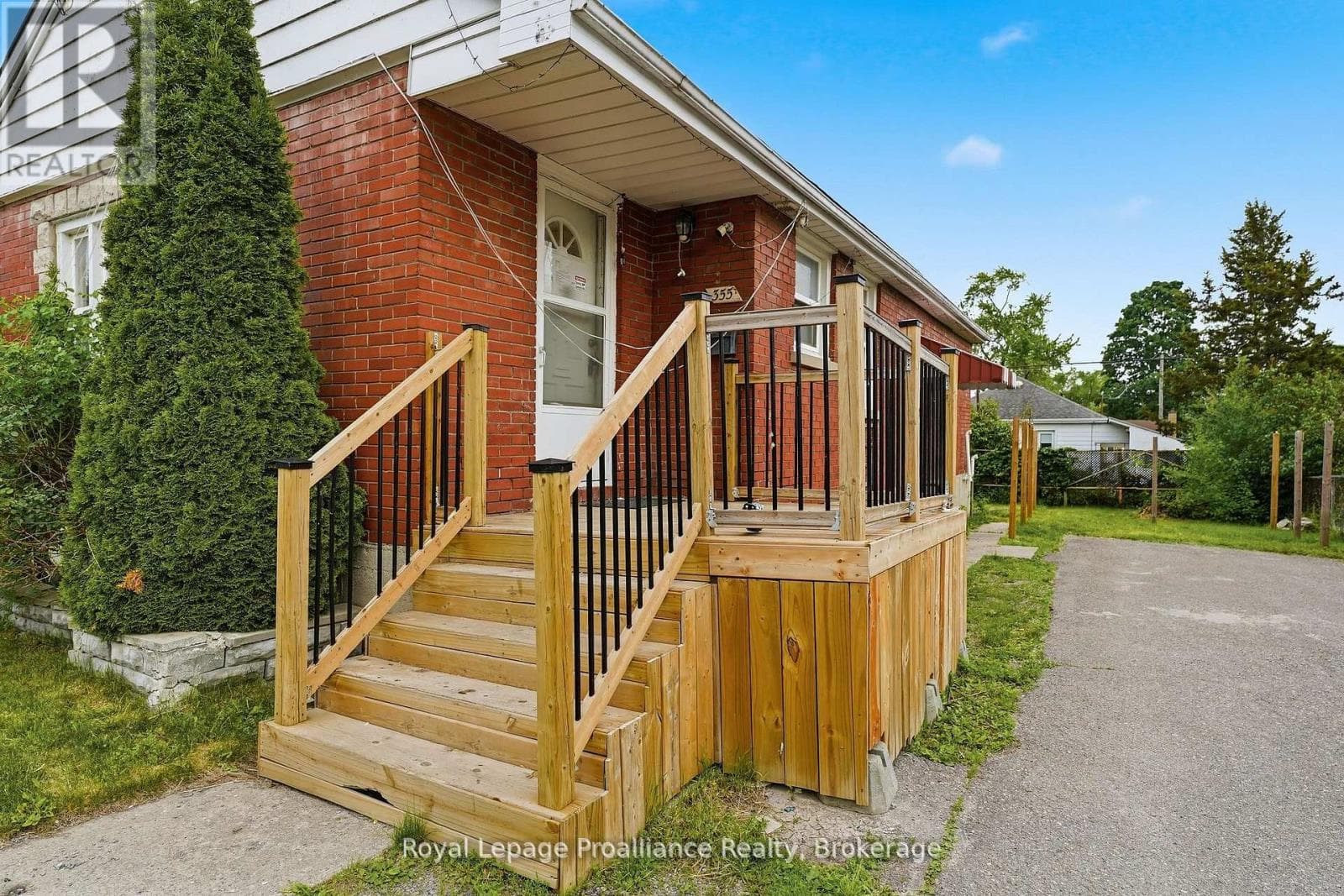 Single Family at 355 Bridge Street, Belleville (Thurlow Ward), Ontario - Photo 9 - RE/MAX Garden City Realty