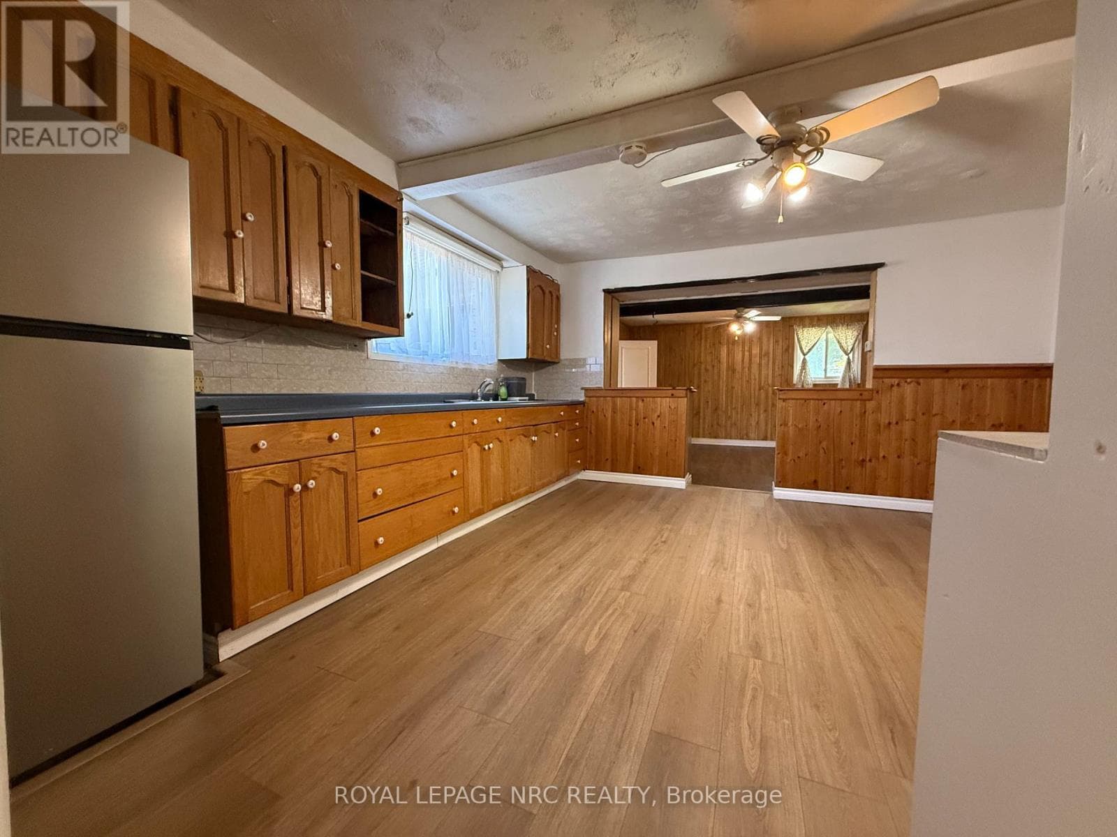 Single Family at Main level- 8200 WOODBINE Street, Niagara Falls (Ascot), Ontario - Photo 5 - RE/MAX Garden City Realty