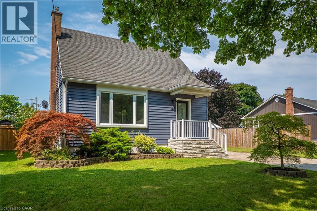 Single Family at 43 GHENT Street, St. Catharines, Ontario - Photo 3 - RE/MAX Garden City Realty
