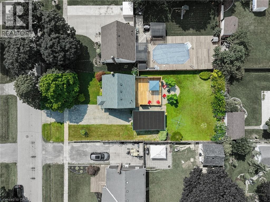 Single Family at 43 GHENT Street, St. Catharines, Ontario - Photo 4 - RE/MAX Garden City Realty