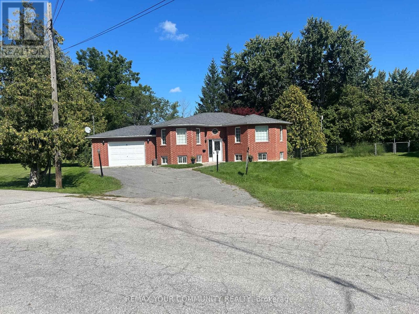 4 Bay Court