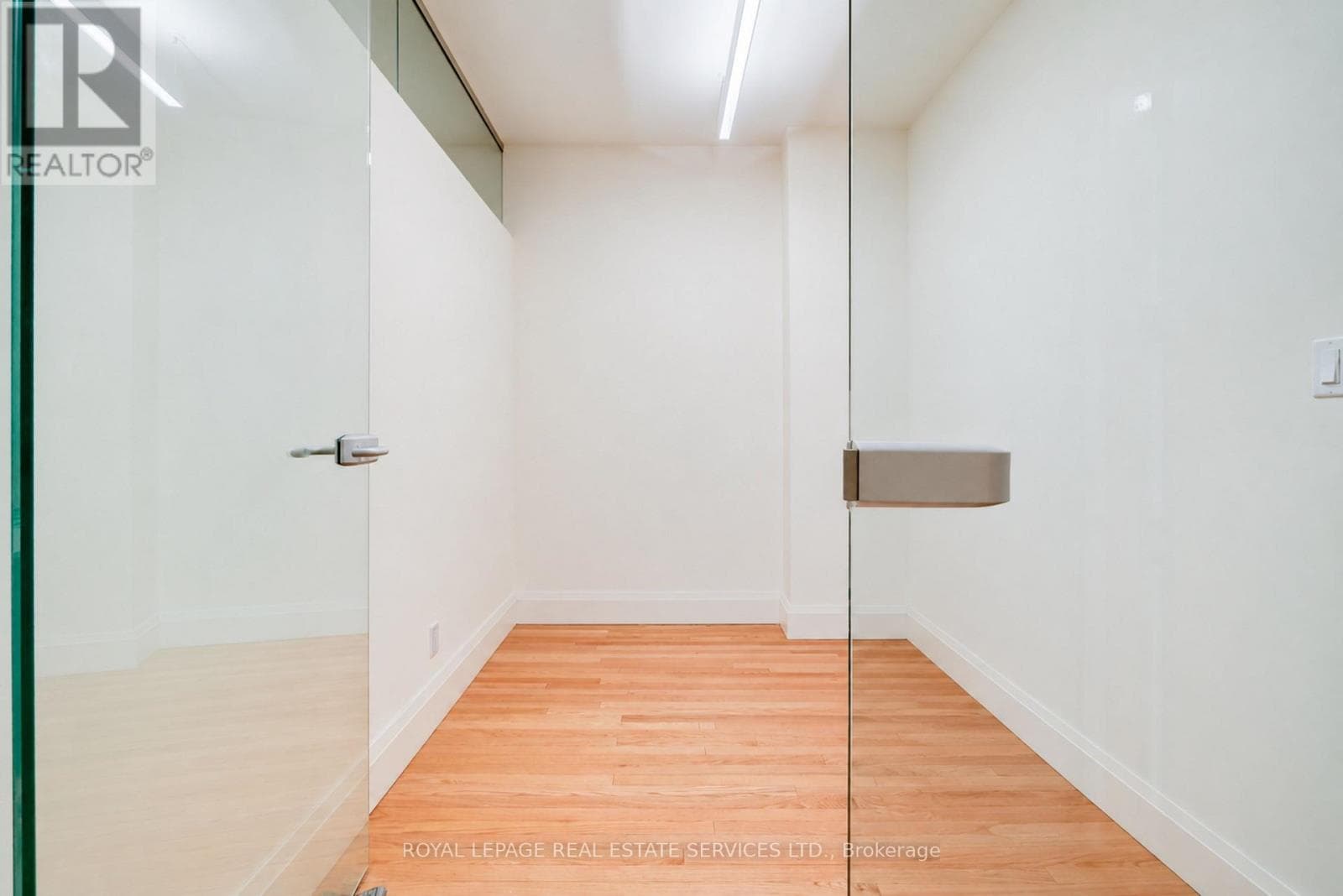 Office at 54 1/2 ST PATRICK Street, Toronto (Kensington-Chinatown), Ontario - Photo 10 - RE/MAX Garden City Realty