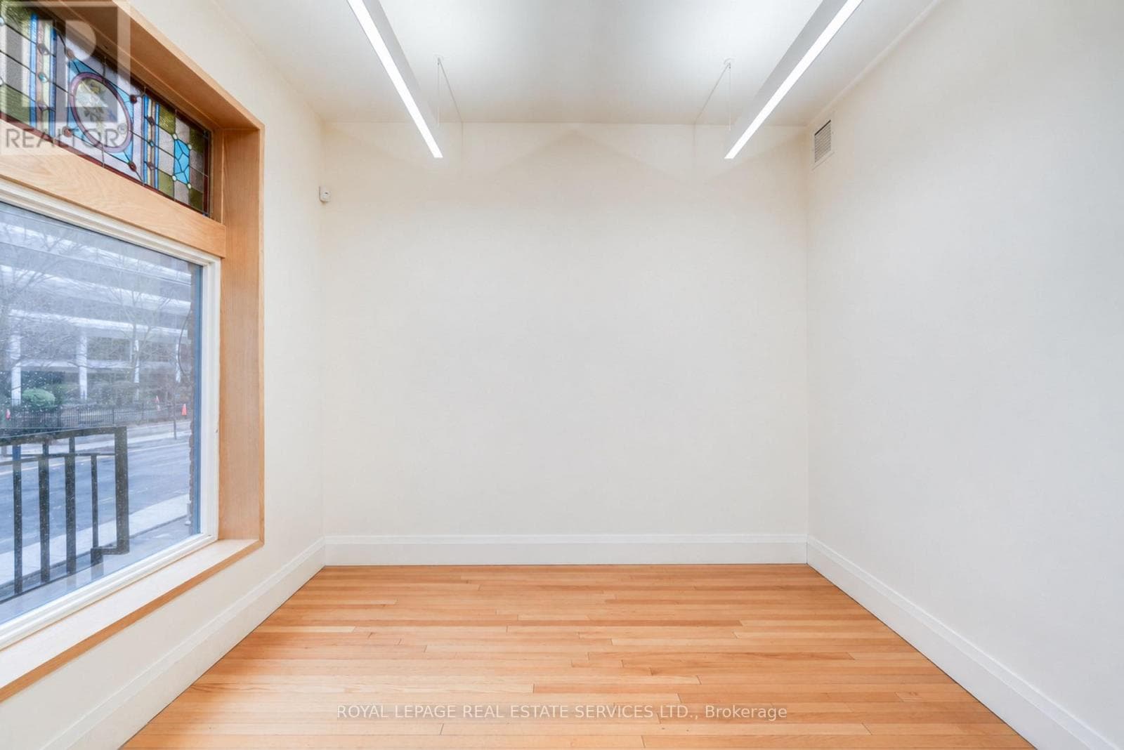 Office at 54 1/2 ST PATRICK Street, Toronto (Kensington-Chinatown), Ontario - Photo 3 - RE/MAX Garden City Realty