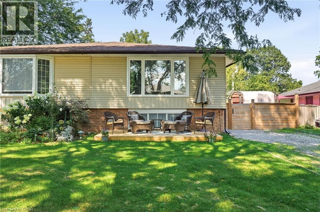 Single Family at 3 GLENGROVE Avenue, Grimsby, Ontario - Photo 2 - RE/MAX Garden City Realty