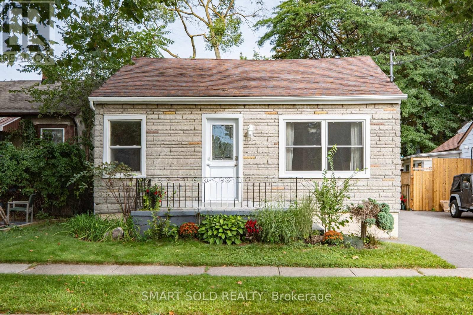 Single Family at 7 Elmwood Avenue, St. Catharines (E. Chester), Ontario - Photo 9 - RE/MAX Garden City Realty