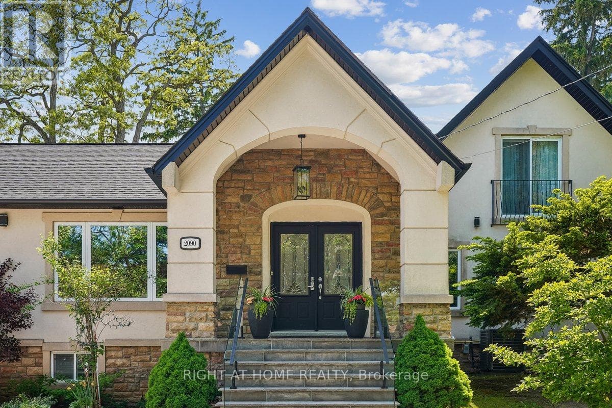 2090 Stonehouse Crescent