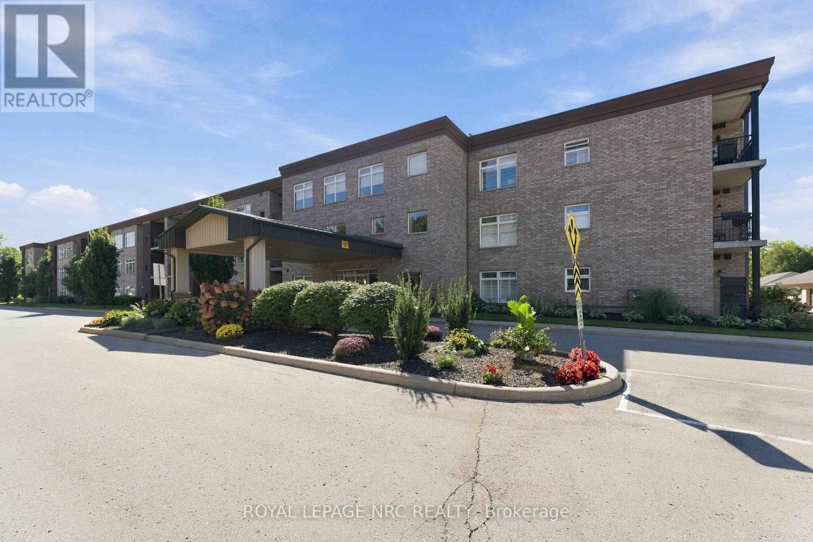 312- 4644 PETTIT Avenue