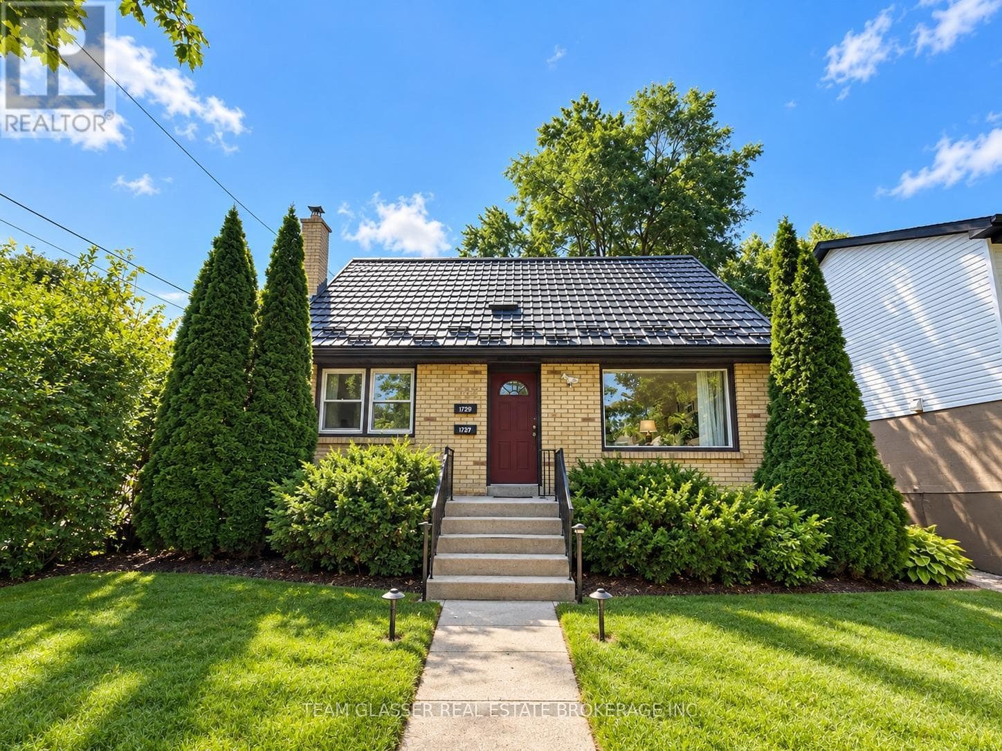 Upper- 723 STRATHMEYER Street