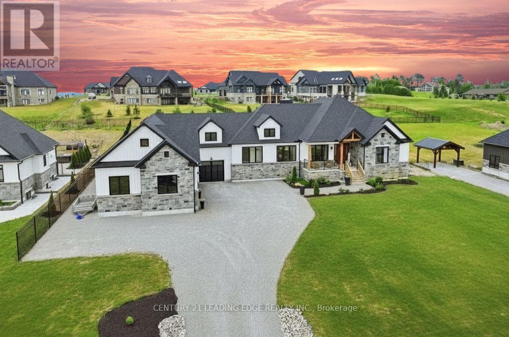 12 Country Place