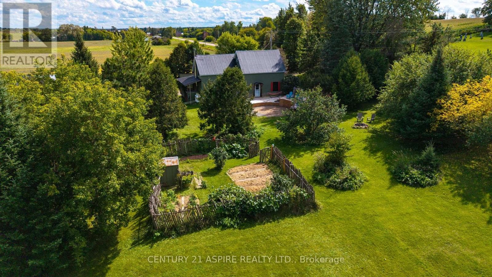 Single Family at 2552 Micksburg Road, Laurentian Valley, Ontario - Photo 10 - RE/MAX Garden City Realty
