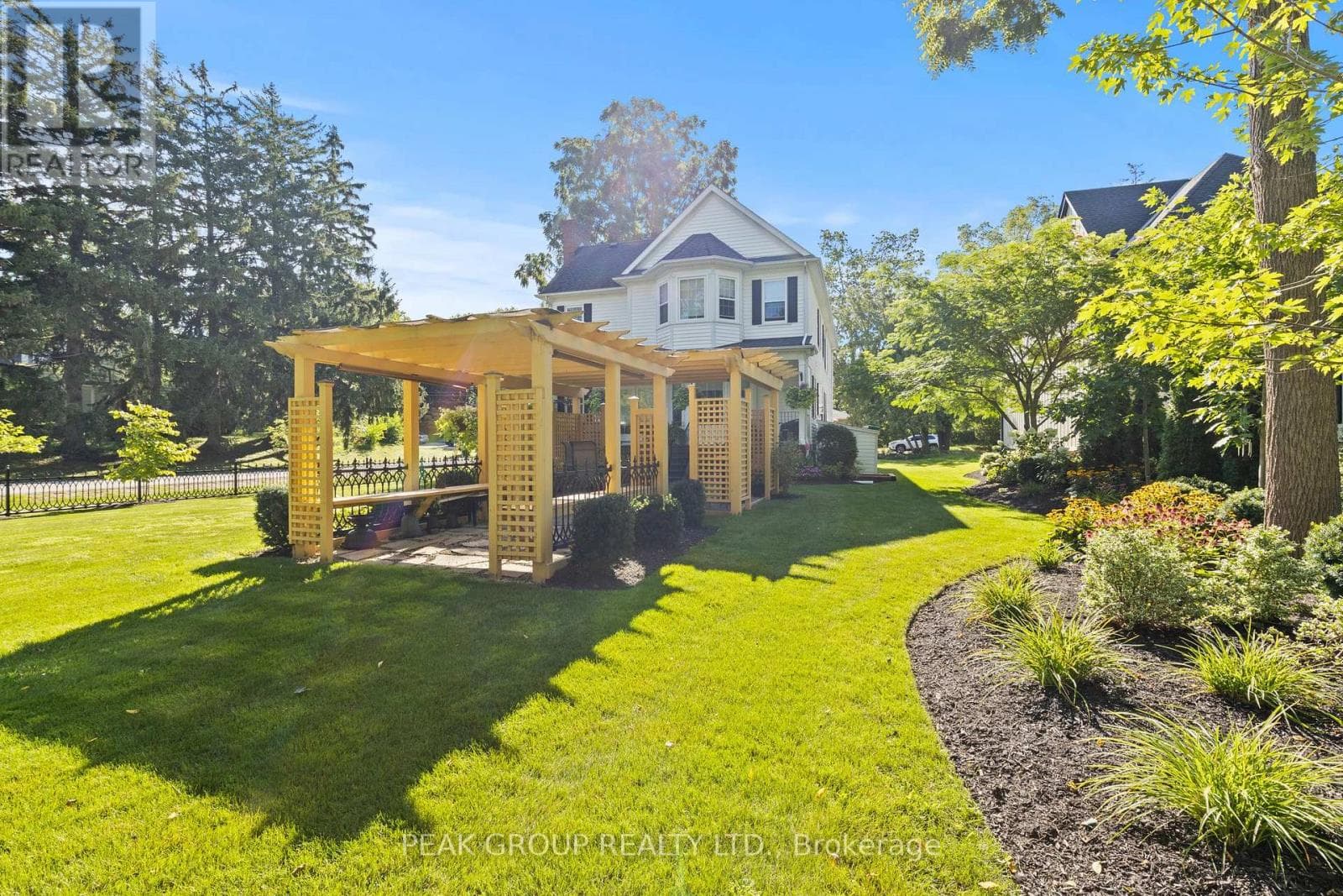 Single Family at 305 Gate Street, Niagara-on-the-Lake (Town), Ontario - Photo 9 - RE/MAX Garden City Realty