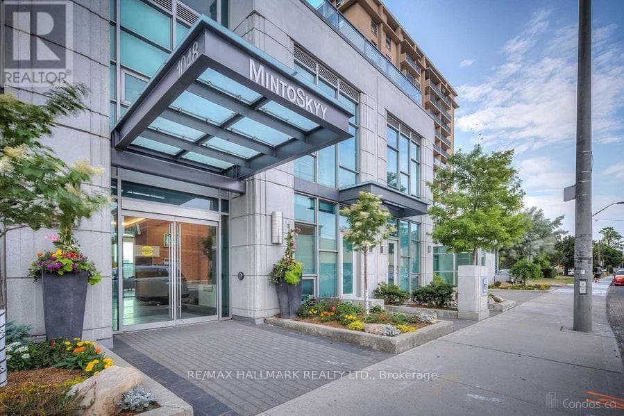 Single Family at 306- 1048 Broadview Avenue, Toronto (Broadview North), Ontario - Photo 2 - RE/MAX Garden City Realty