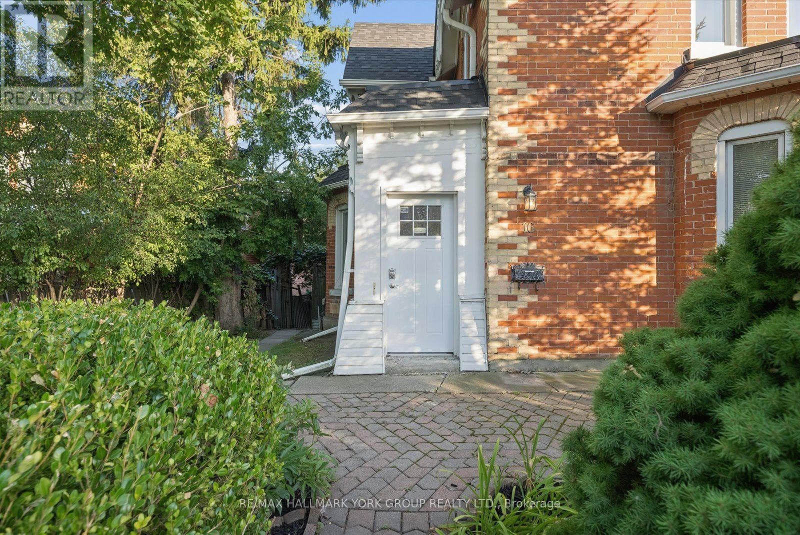 Single Family at 16 Scarboro Street, Mississauga (Malton), Ontario - Photo 4 - RE/MAX Garden City Realty