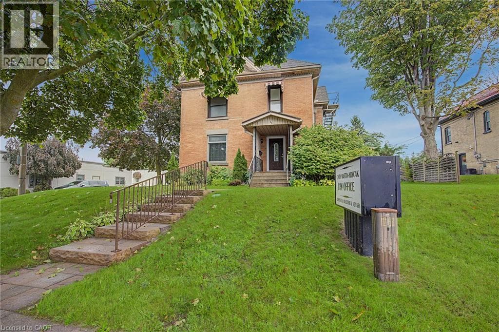 Single Family at 22 HARVEY Street, Tillsonburg, Ontario - Photo 2 - RE/MAX Garden City Realty