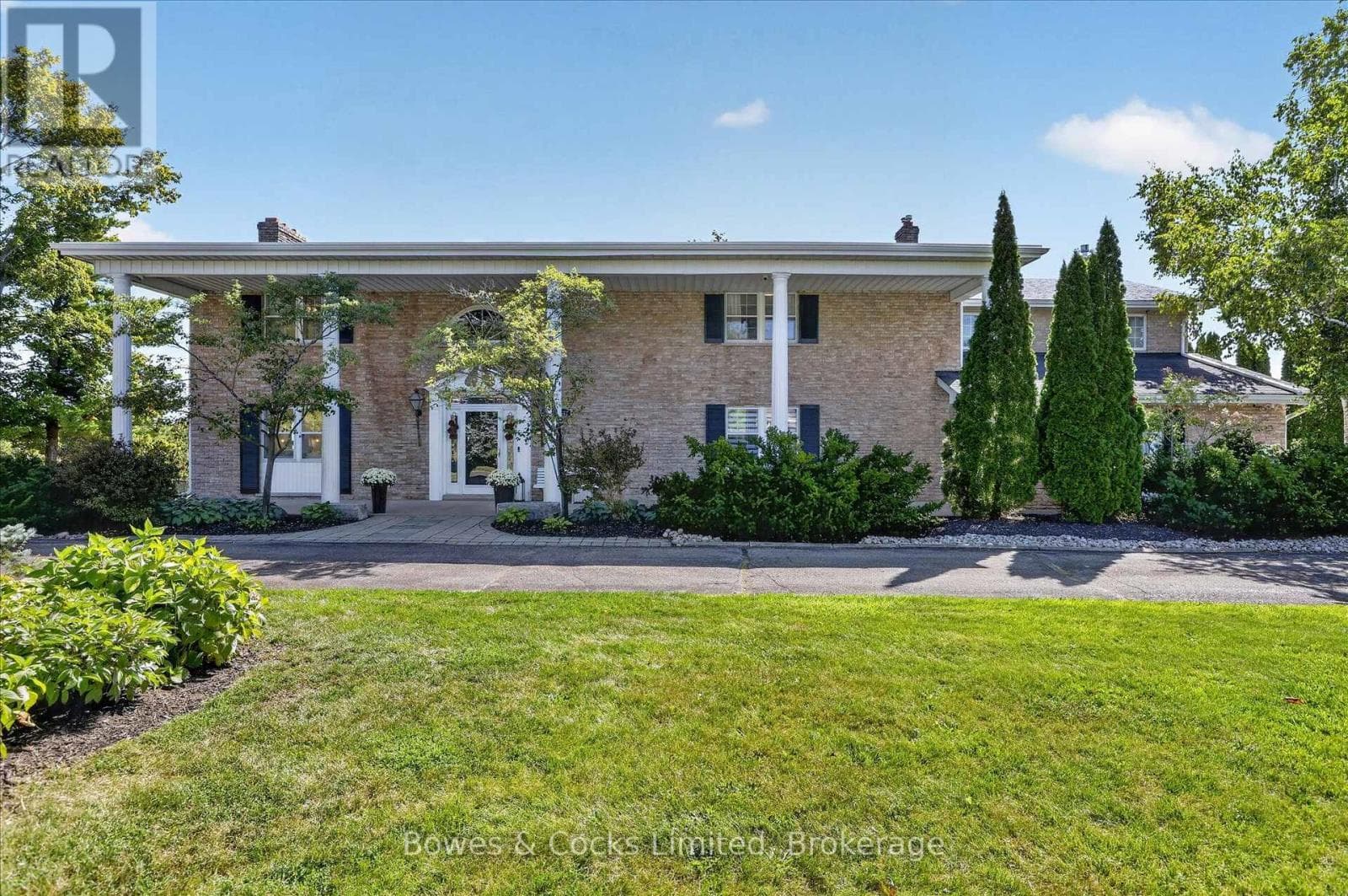 1562 Champlain Drive