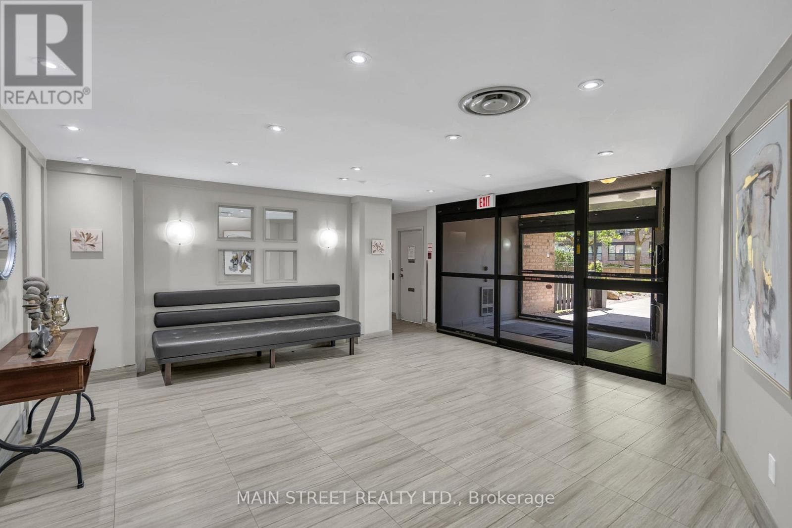 Single Family at 1008- 260 Davis Drive, Newmarket (Central Newmarket), Ontario - Photo 4 - RE/MAX Garden City Realty