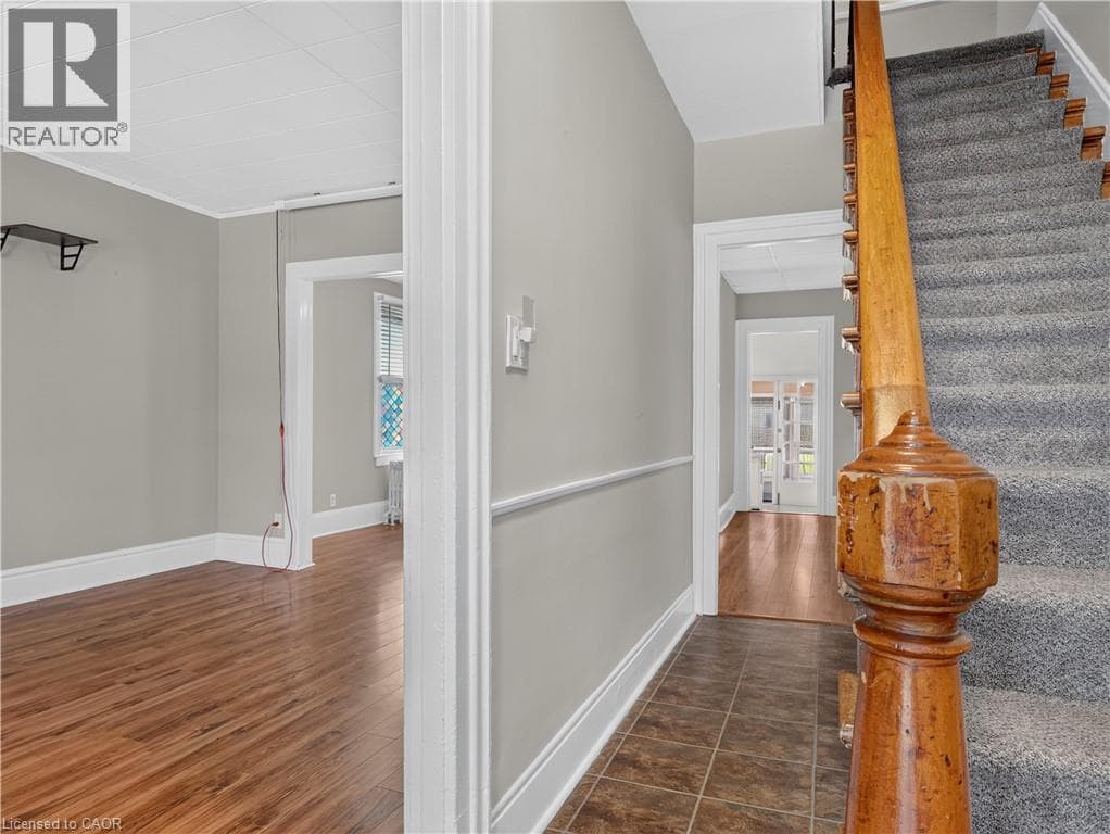 Single Family at 15 CATHERINE Street, St. Catharines, Ontario - Photo 4 - RE/MAX Garden City Realty