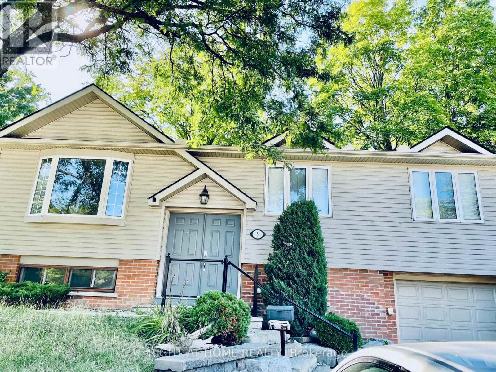 Single Family at 6 Beechcroft Circle, Barrie (Cundles East), Ontario - Photo 3 - RE/MAX Garden City Realty