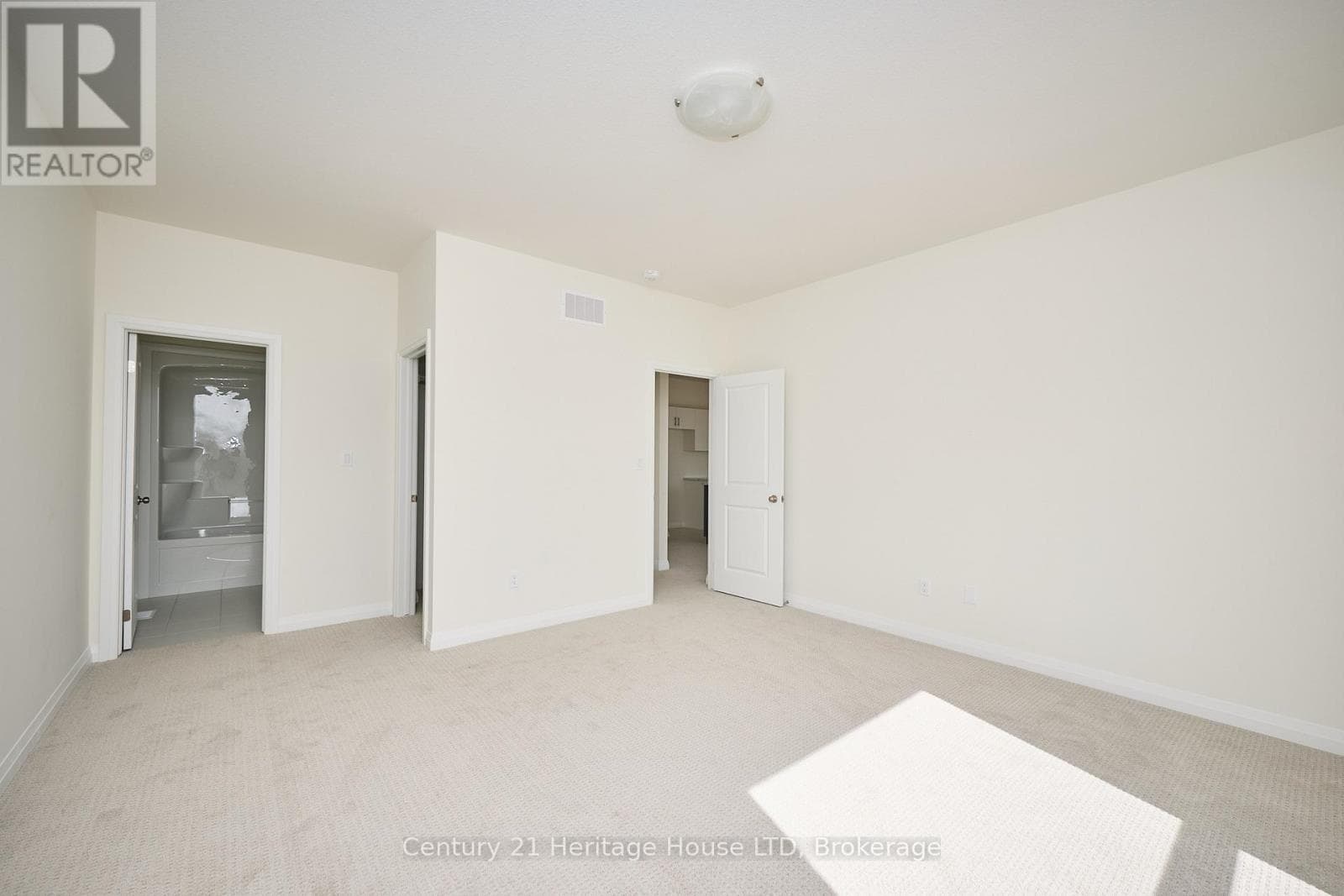 Single Family at 407 Louisa Street, Fort Erie (Lakeshore), Ontario - Photo 5 - RE/MAX Garden City Realty
