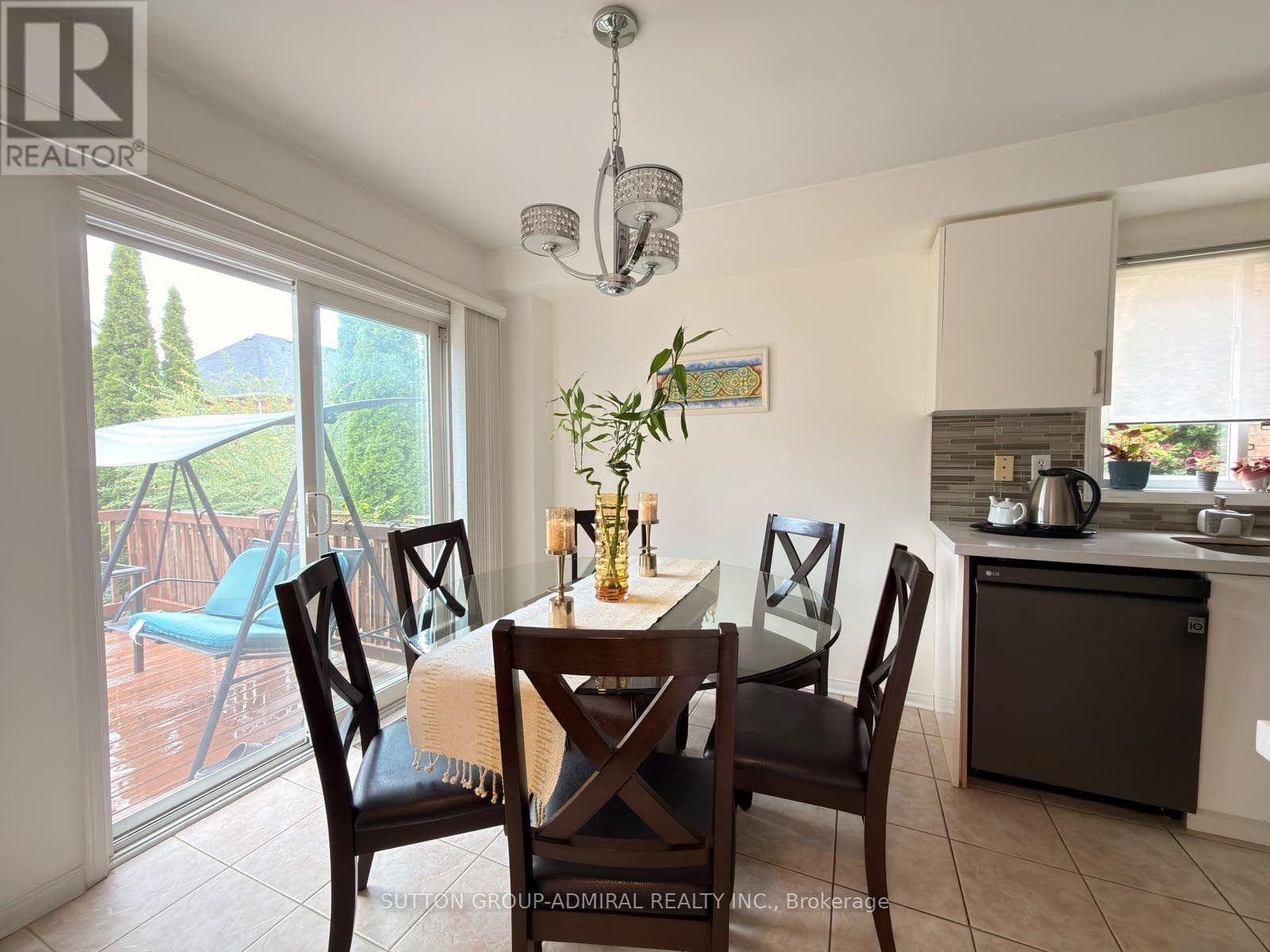 Single Family at 222 Burgess Crescent, Newmarket (Summerhill Estates), Ontario - Photo 8 - RE/MAX Garden City Realty