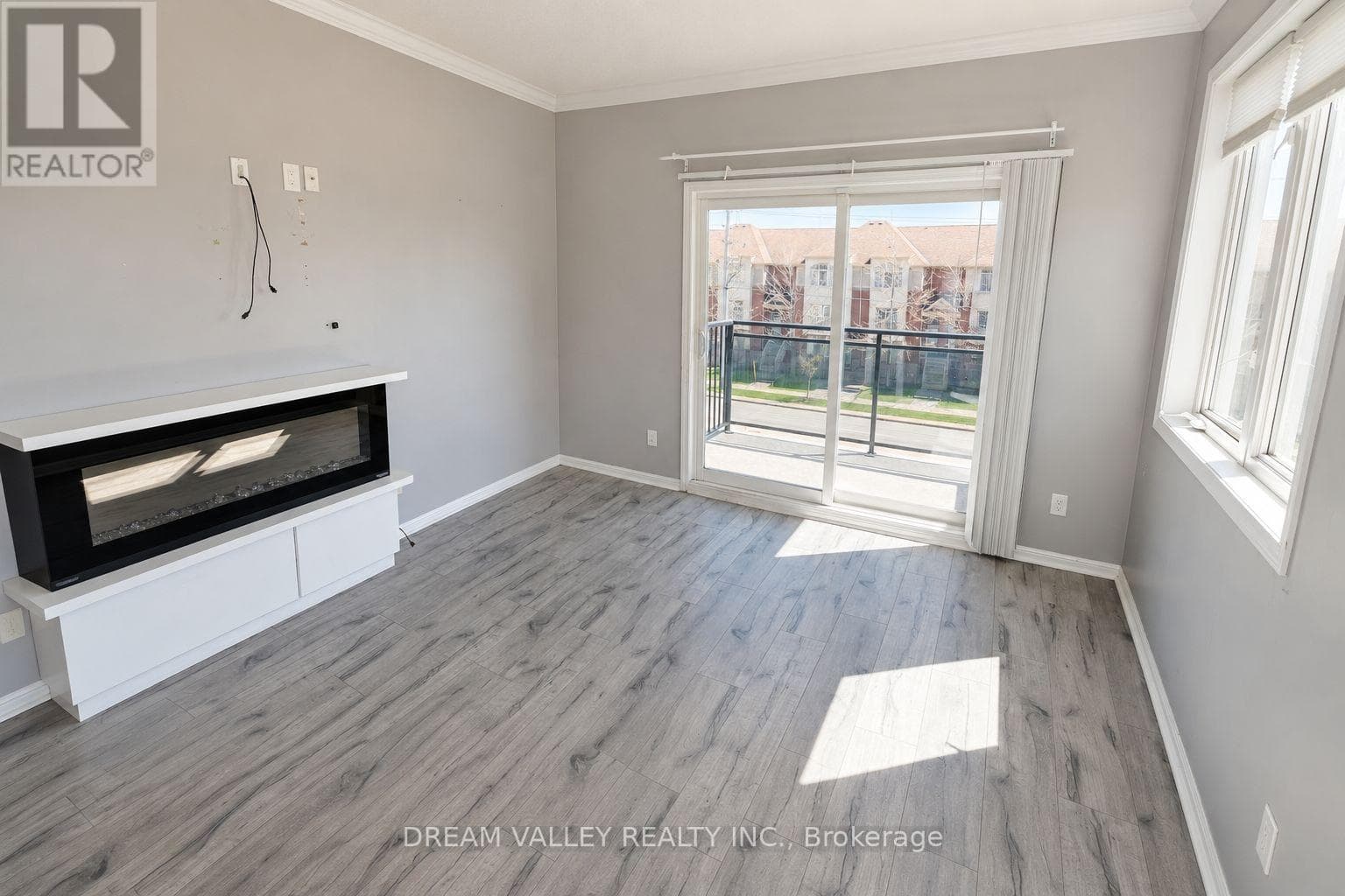 Single Family at 310- 3075 Thomas Street, Mississauga (Churchill Meadows), Ontario - Photo 2 - RE/MAX Garden City Realty