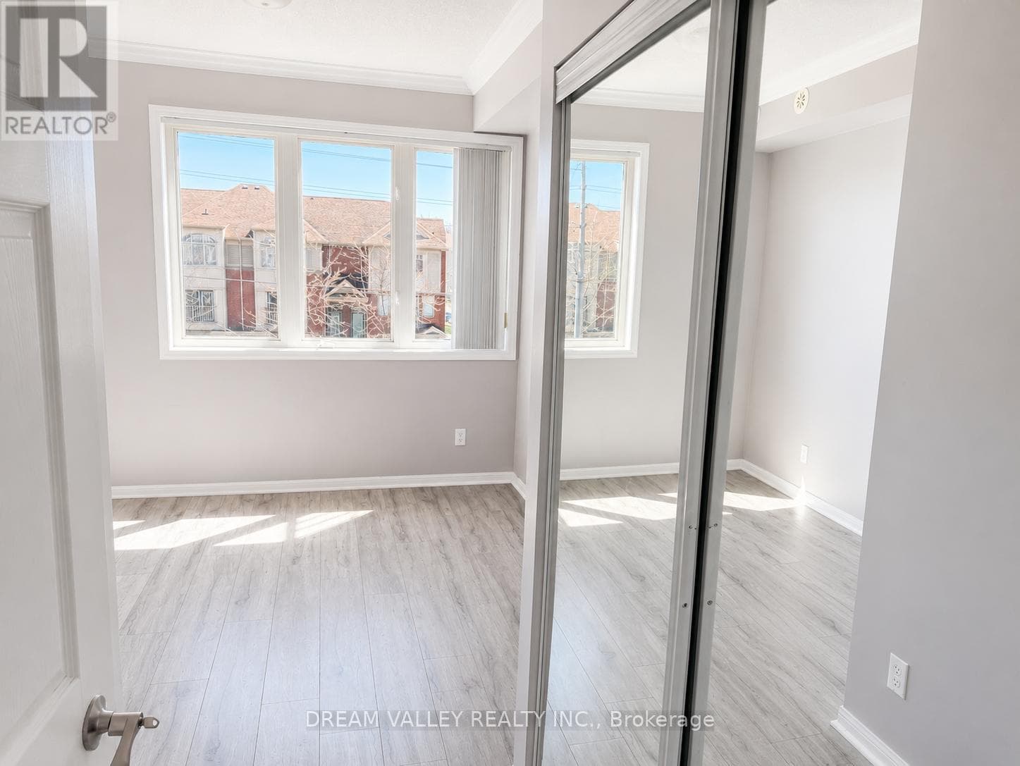 Single Family at 310- 3075 Thomas Street, Mississauga (Churchill Meadows), Ontario - Photo 7 - RE/MAX Garden City Realty