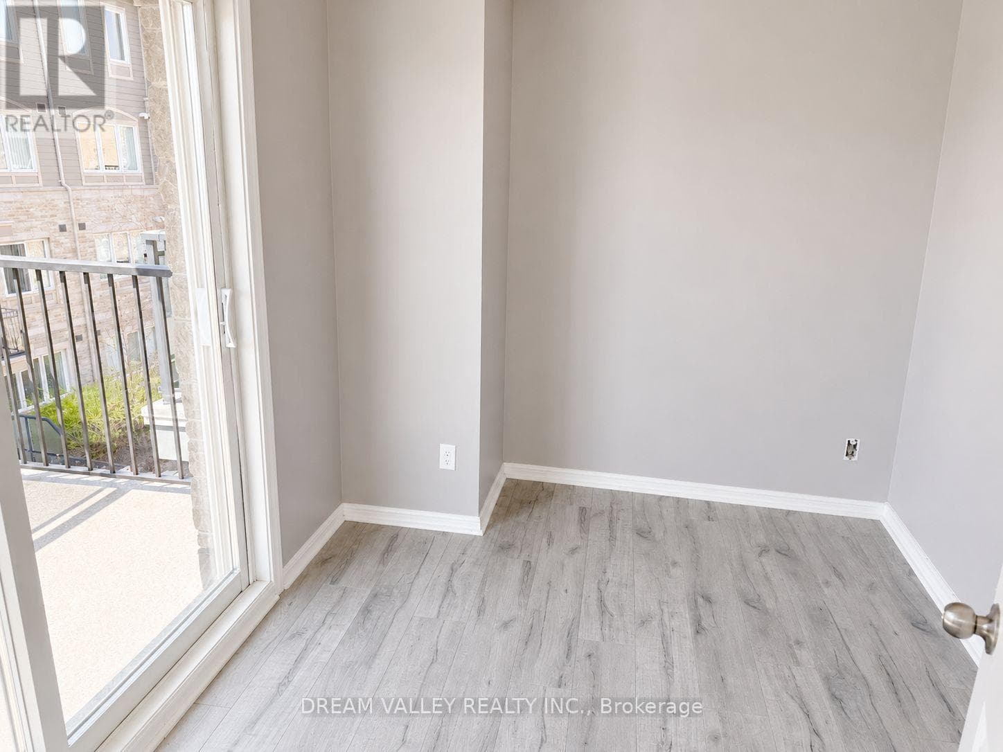 Single Family at 310- 3075 Thomas Street, Mississauga (Churchill Meadows), Ontario - Photo 8 - RE/MAX Garden City Realty