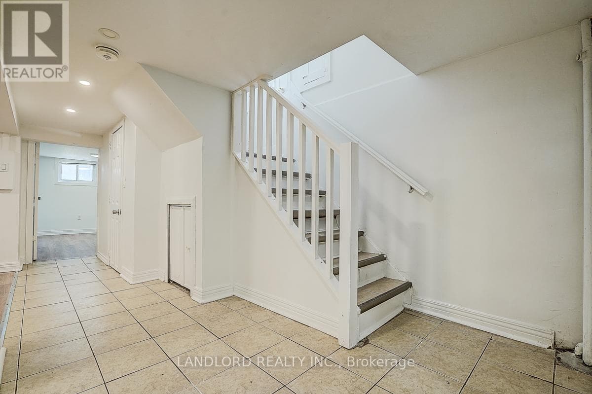 Single Family at Lower- 79 O'Connor Drive, Toronto (Broadview North), Ontario - Photo 9 - RE/MAX Garden City Realty