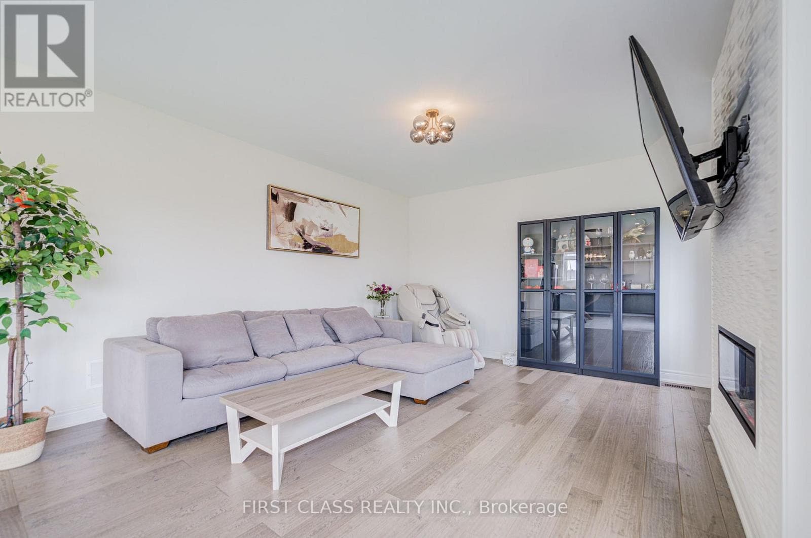 Single Family at 376 Seaview Heights, East Gwillimbury (Queensville), Ontario - Photo 6 - RE/MAX Garden City Realty