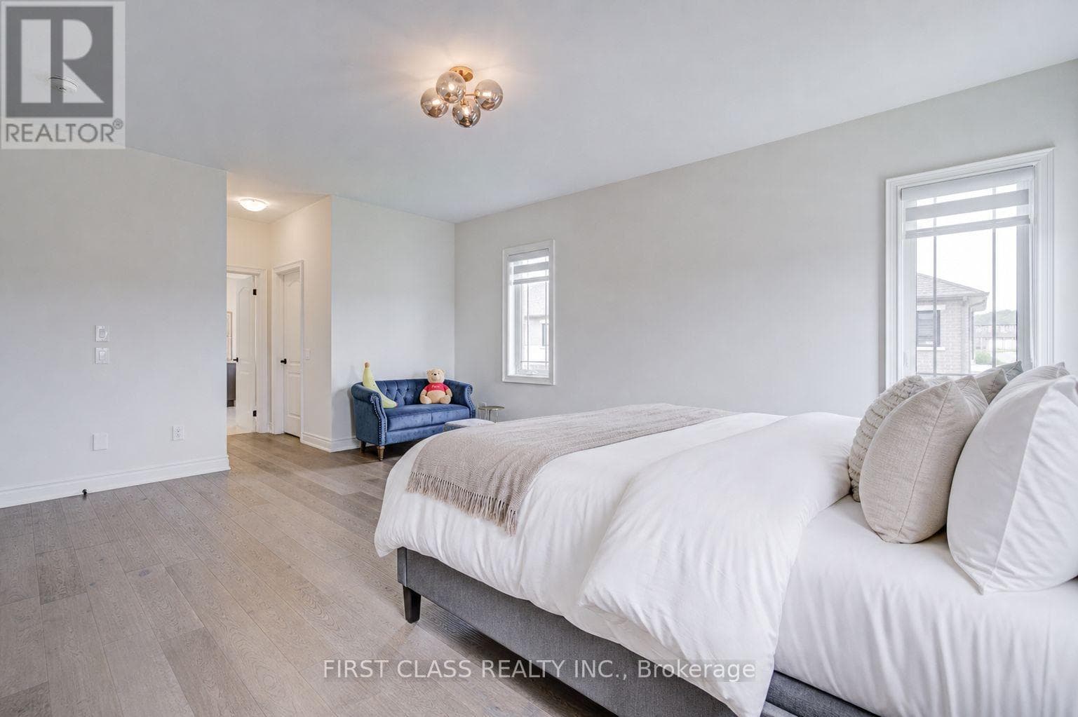 Single Family at 376 Seaview Heights, East Gwillimbury (Queensville), Ontario - Photo 8 - RE/MAX Garden City Realty