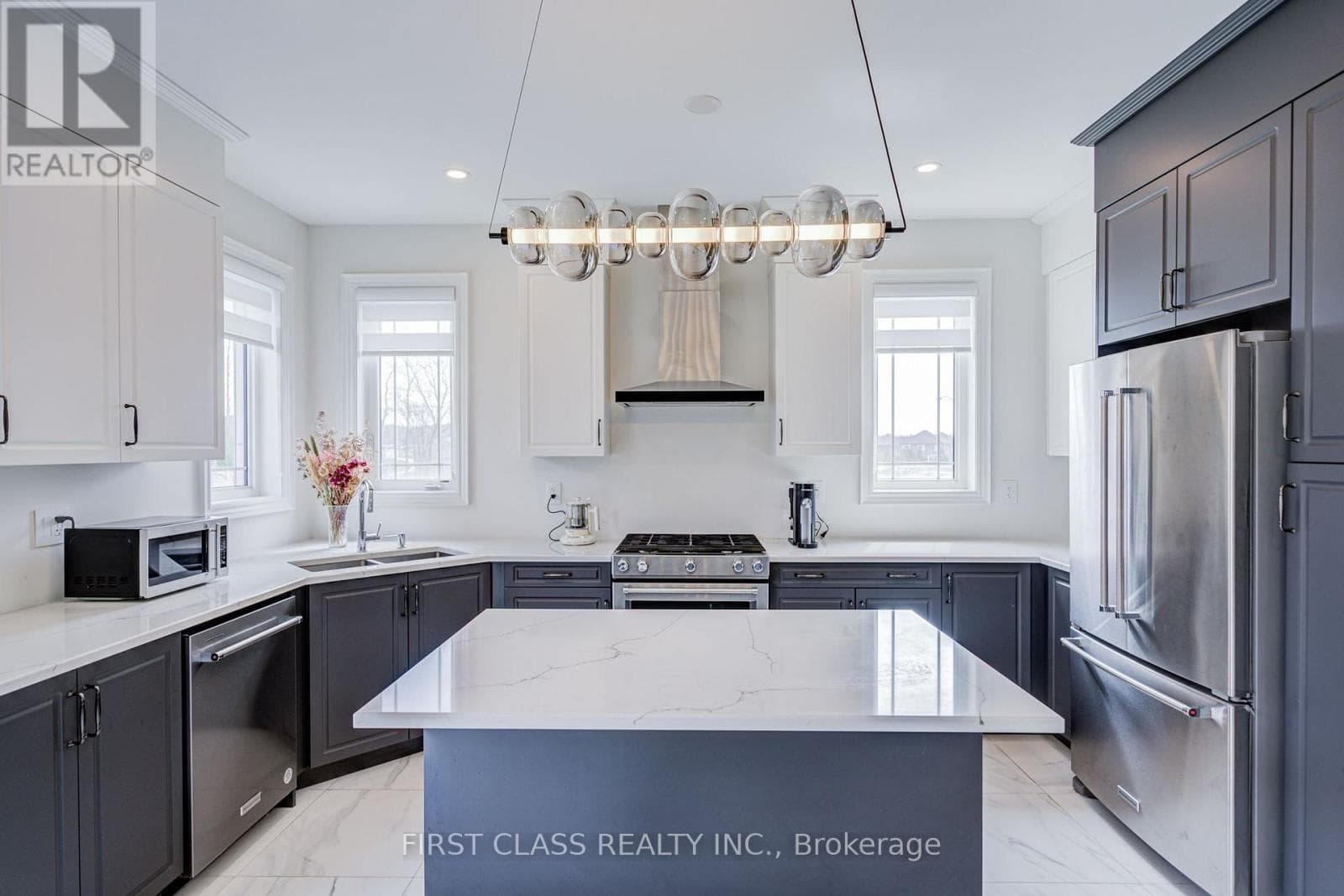 376 Seaview Heights