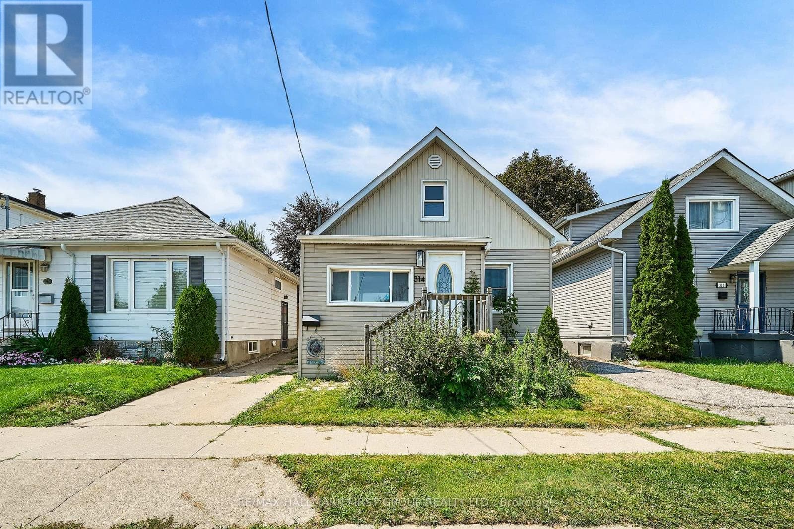 Single Family at 314 Nassau Street, Oshawa (Vanier), Ontario - Photo 2 - RE/MAX Garden City Realty