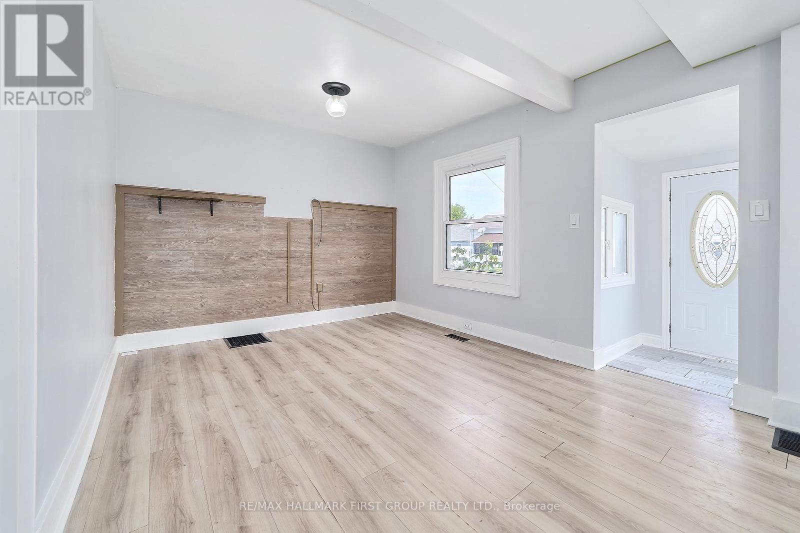 Single Family at 314 Nassau Street, Oshawa (Vanier), Ontario - Photo 8 - RE/MAX Garden City Realty