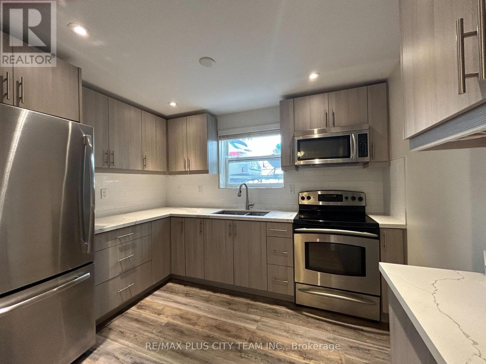 Single Family at Unit 1- 11 Thirty Fifth Street, Toronto (Long Branch), Ontario - Photo 4 - RE/MAX Garden City Realty