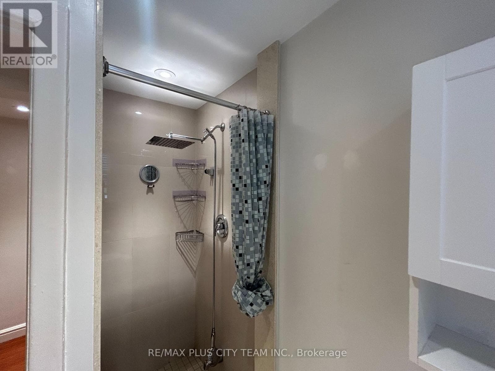 Single Family at Unit 1- 11 Thirty Fifth Street, Toronto (Long Branch), Ontario - Photo 7 - RE/MAX Garden City Realty