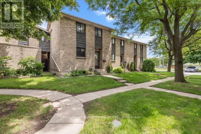 Single Family at 28- 474 Southdale Road, London South (South Q), Ontario - Photo 3 - RE/MAX Garden City Realty