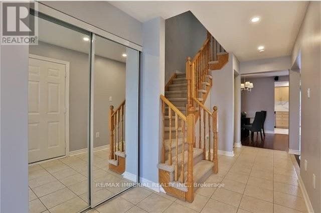Single Family at 344 Riverstone Drive, Oakville (WC Wedgewood Creek), Ontario - Photo 4 - RE/MAX Garden City Realty