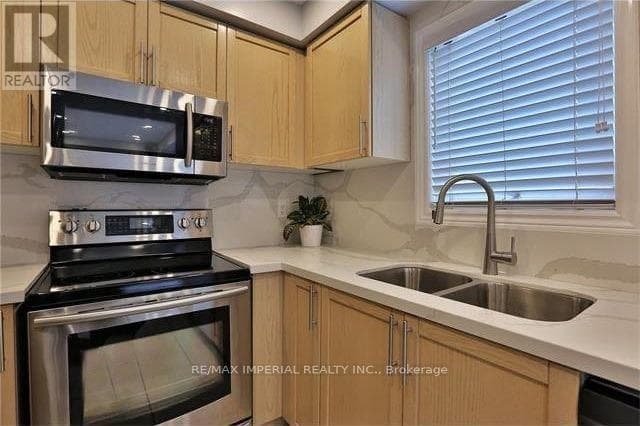 Single Family at 344 Riverstone Drive, Oakville (WC Wedgewood Creek), Ontario - Photo 9 - RE/MAX Garden City Realty