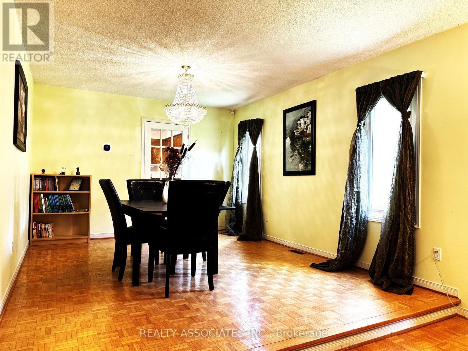 Single Family at 46 Lagani Avenue, Richmond Hill (Doncrest), Ontario - Photo 4 - RE/MAX Garden City Realty