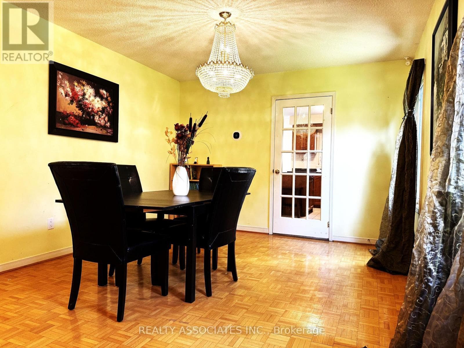 Single Family at 46 Lagani Avenue, Richmond Hill (Doncrest), Ontario - Photo 6 - RE/MAX Garden City Realty